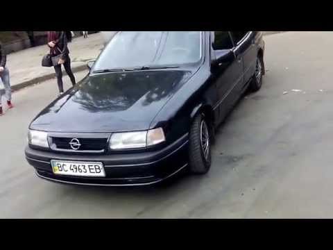Продается Opel Vectra 2.0 инжектор 1992 года за 3950 уе