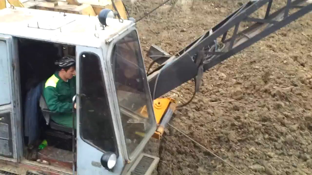 Экскаватор драглайн в работе - YouTube