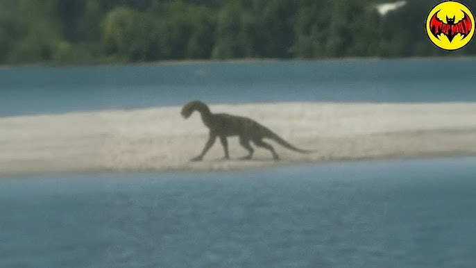 Onlayn tomosha qiling: Ogil va uning dostlari onasini sikishmoqda