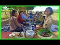 Have Lunch With My Relative At the Rice Field! Rice Harvest of My Parent By Hand.