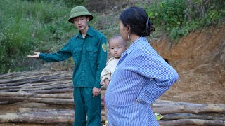 With The Help Of A Kind Police Officer, The Community Joined Forces To Prepare Timber To Build A ... Resimi