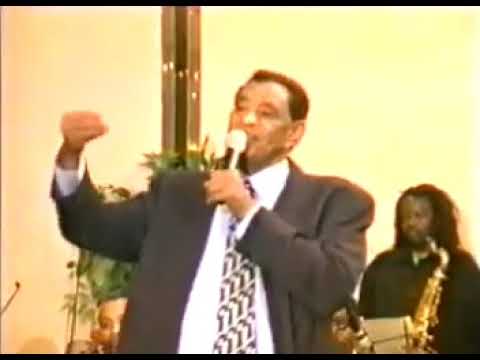 وردي في أمريكا تلفون العالم حول تقديم الاغنية لأول مرة