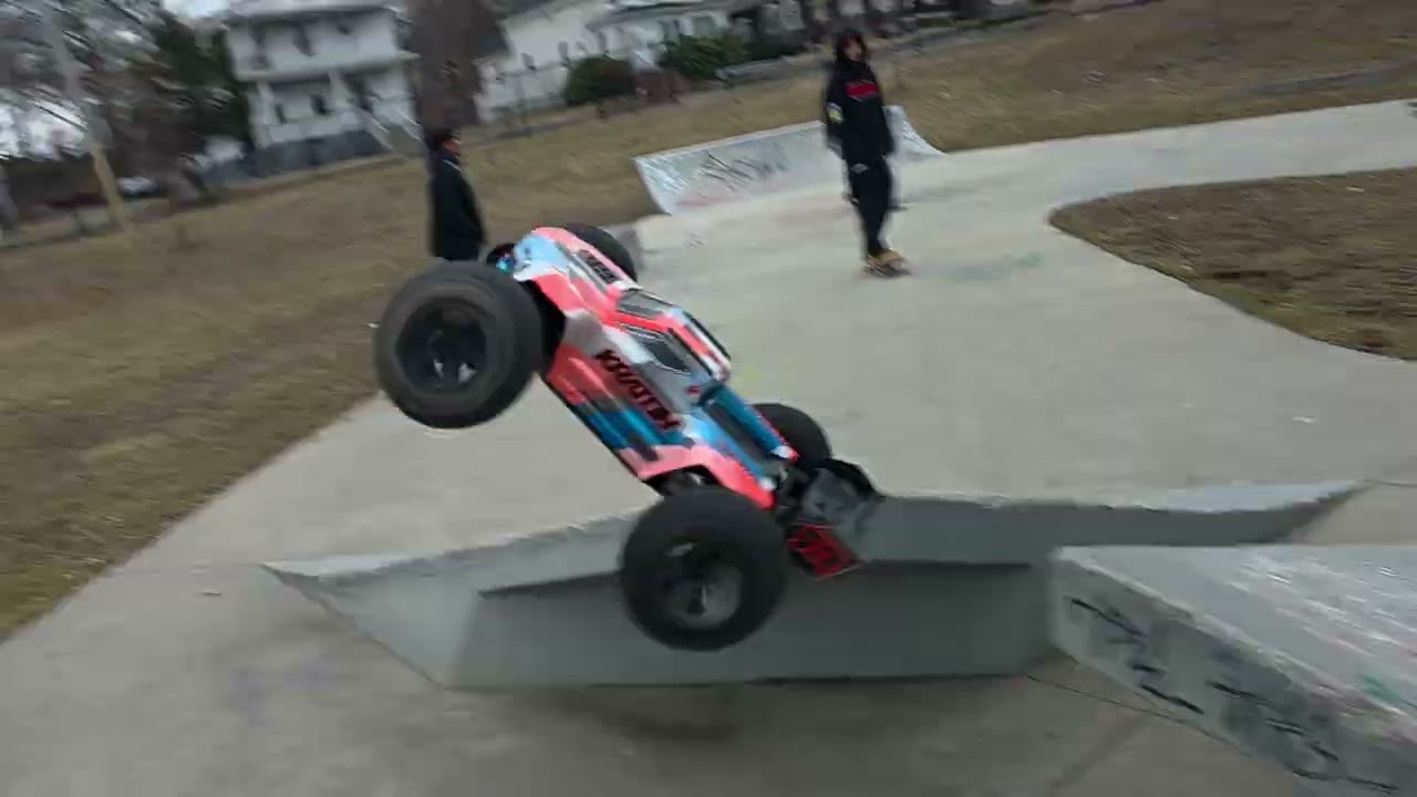 Arrma Kraton 6s BLX v6 VS V5!!!!