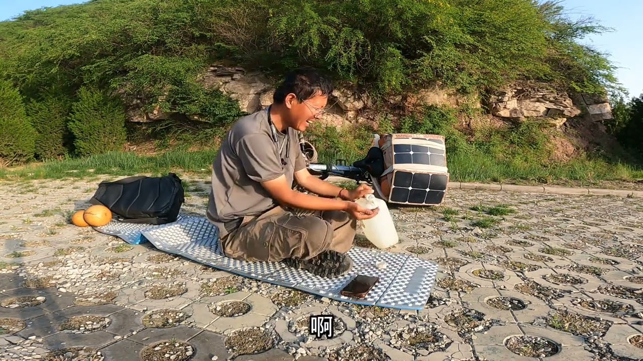 #穷游  #徒步 #沿黄公路 #单车旅行 #黄河一号公路 2024年4月17日  单车穷游中国第102天 走黄河一号公路去壶口镇，100天以来最累的一天