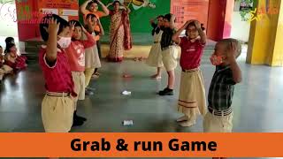 2nd grade students playing Grab and run game . screenshot 1