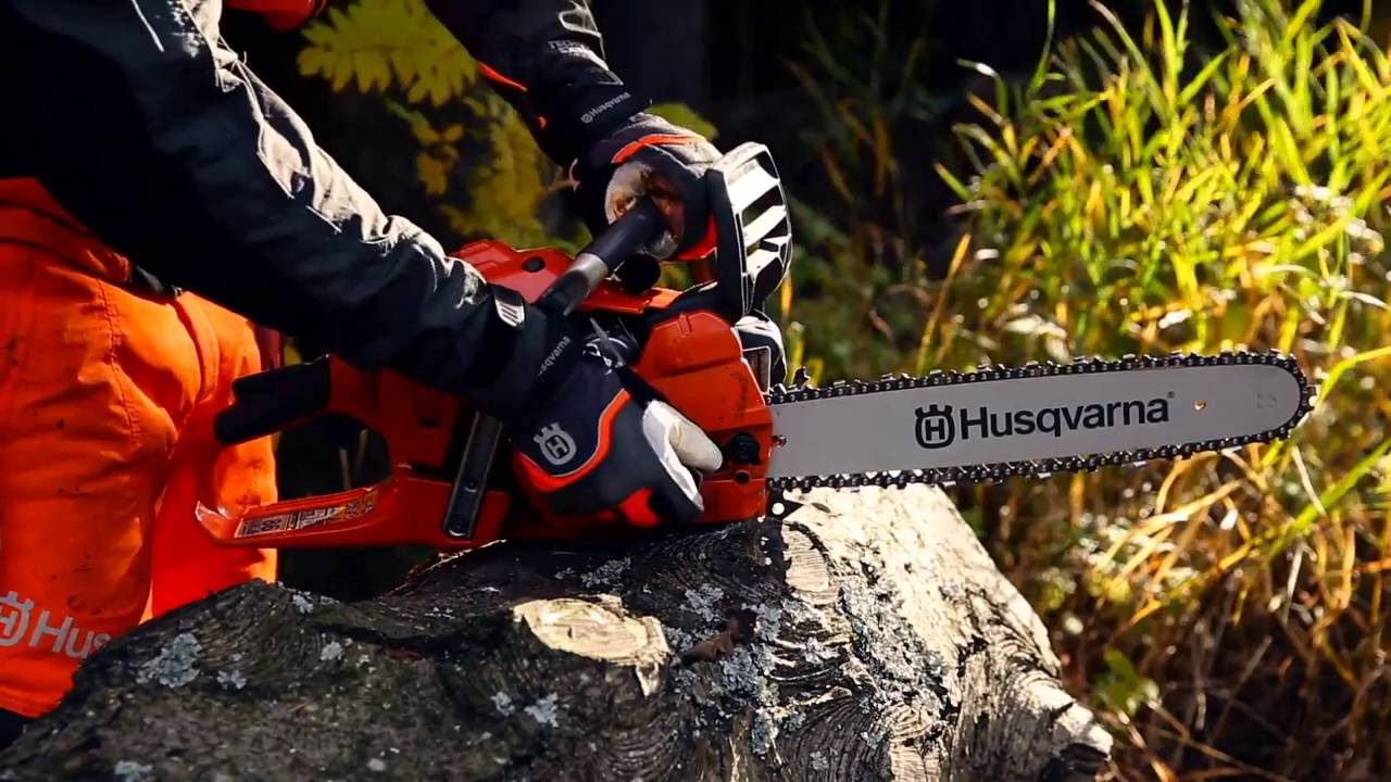 Как подтянуть цепь пилы - YouTube