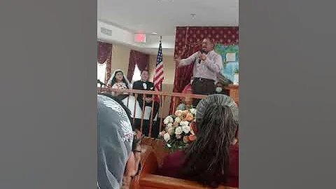 Hermano Santos Pineda Predicando en La Boda de hno...