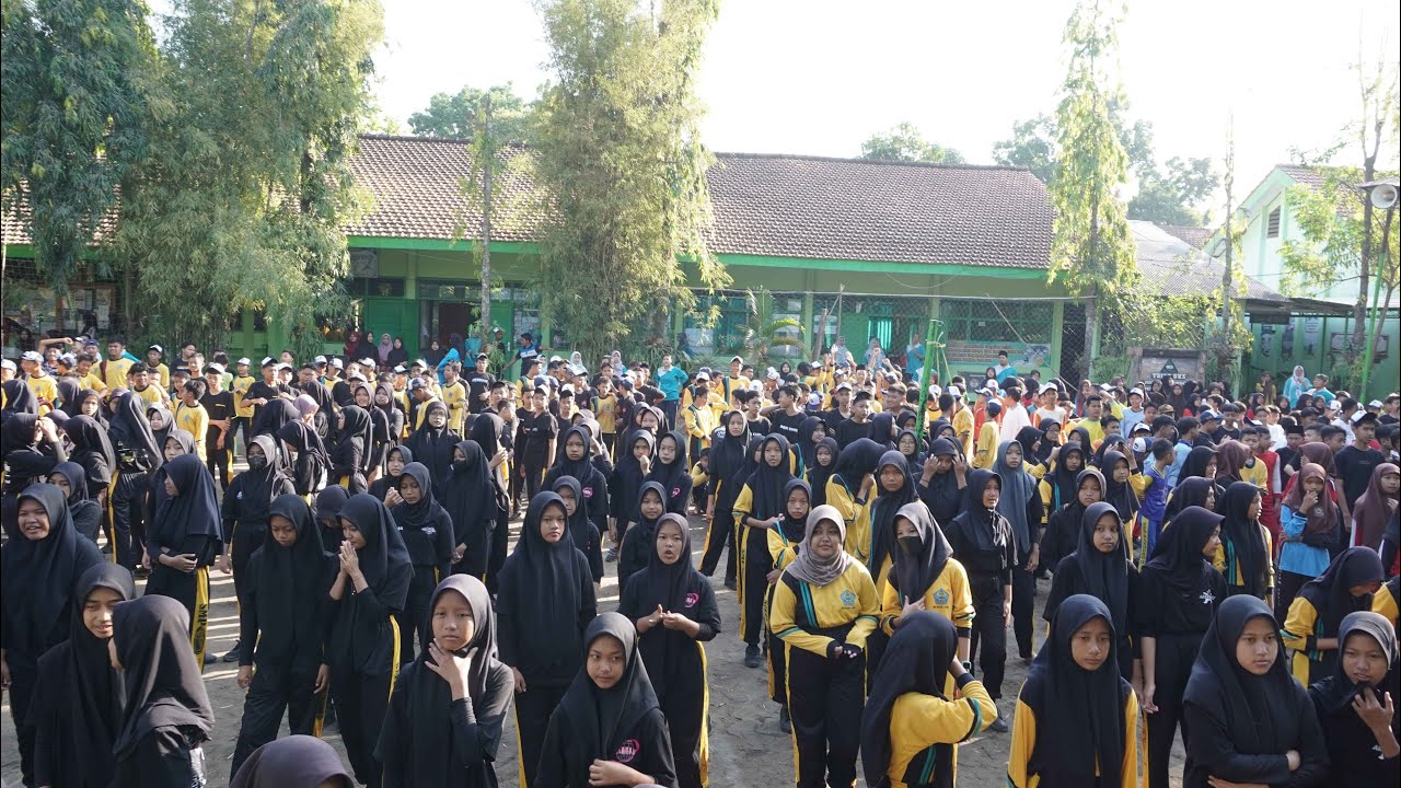 KEGIATAN SENAM DAN JALAN SEHAT