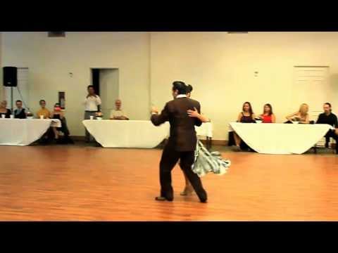 Anel Marron & Alexander Sossa interpretan El Misionero