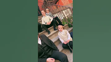 Spanish Speaking Man Approaches Hasidic Kids 