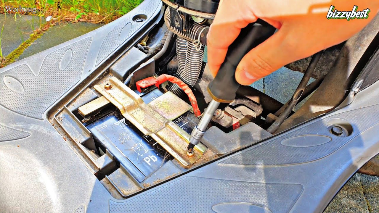 SH125 erkunden: Wo befindet sich die Batterie? Zugang Zylinder - CDI