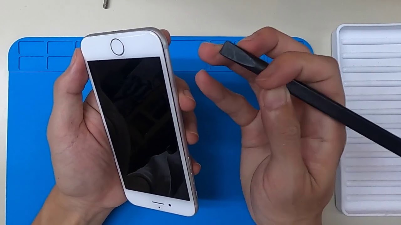 iPhone 7 起動しない電源と画面反応なし分解修理 - YouTube