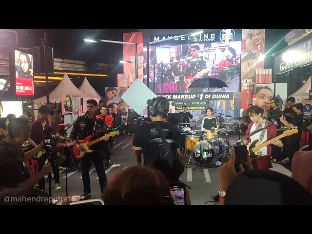 MUNAJAT CINTA - THE LUCKY LAKI (LIVE AT LIPPO MALL KEMANG) class=