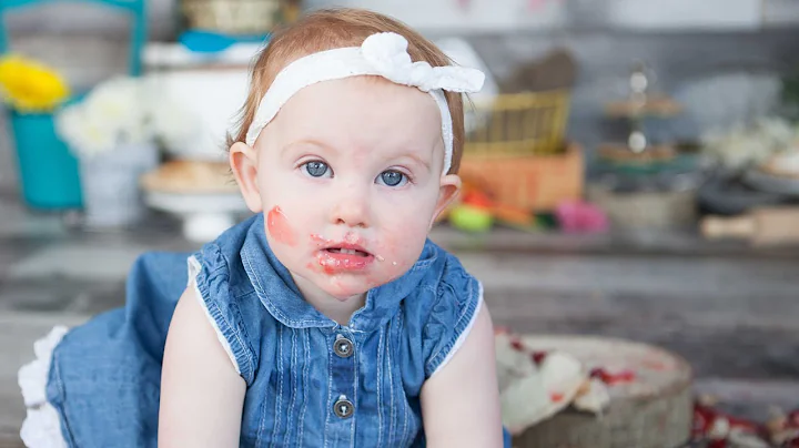 Baby Smashes a Bake Sale | 1000 Words Photography ...