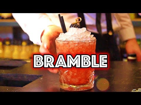 how-to-make-a-bramble-(the-best-fruity-gin-cocktail!)