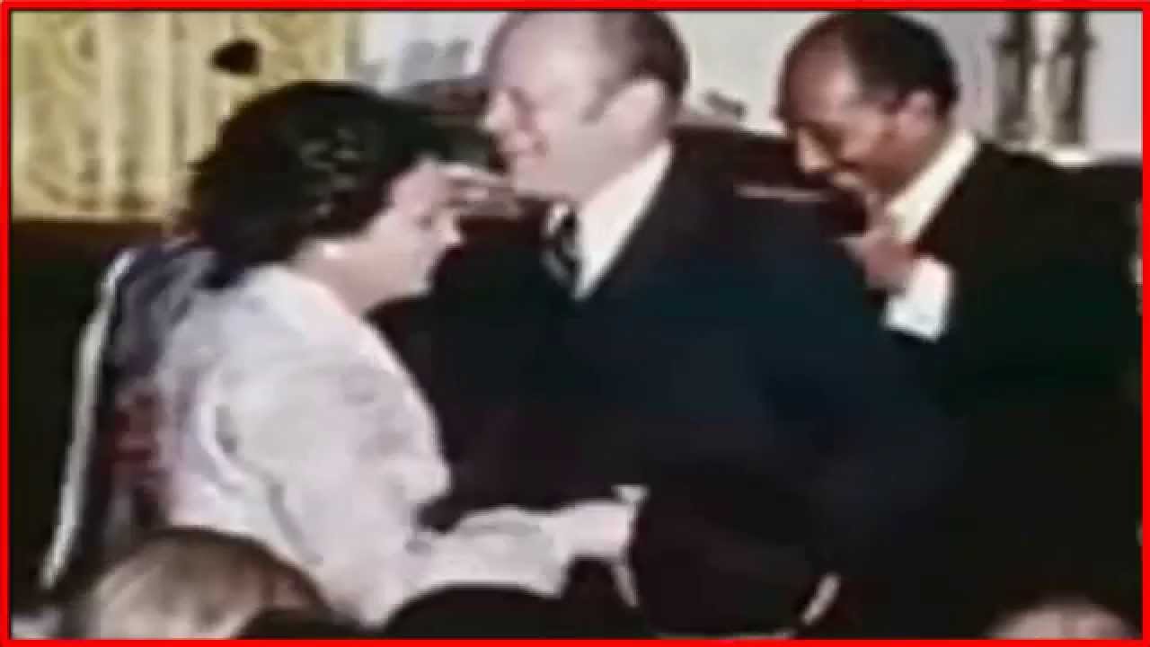 السادات يرقص مع المطربة بيلي بيرل و تقبله ، و جيهان السادات ترقص مع الرئيس  الأمريكي - YouTube