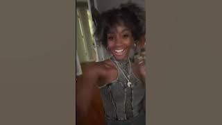 Look at life through the windshield, not the rear view mirror. #Kelly #youtube