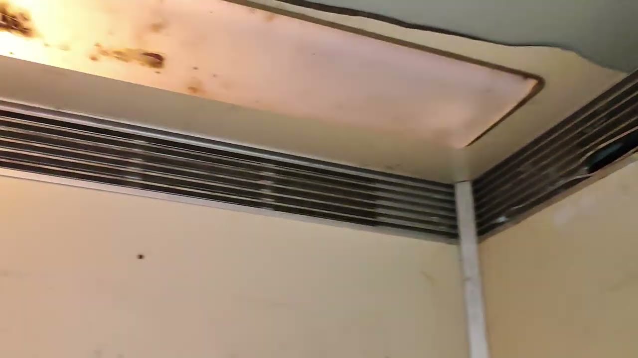 Лифт МЛЗ (≈1984), г/п 320 кг, V=0,71 м/с (ул. Никопольская, 36, подъезд 6, г. Каменское)