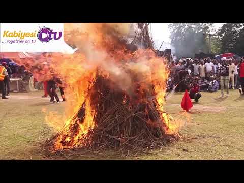 Vidéo: A quoi servent traditionnellement les masques Egungun au Nigeria ?