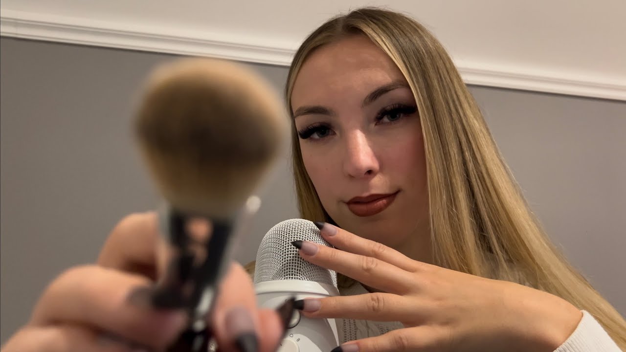 ASMR | doing your make-up with lot‘s of mouth sounds🫦