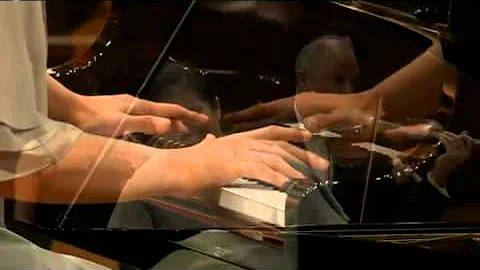 Sangyoung Kim plays Mozart Piano Concerto No. 23 i...