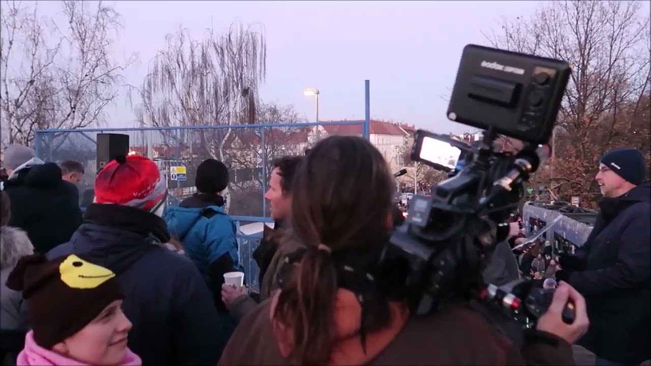 Představení a  slavnostní rozsvícení vánoční flotily DPP v Praze 6 na  Královce 30.11.2024