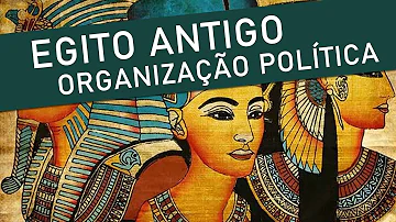 Como a religião influenciava a política do Egito Antigo?