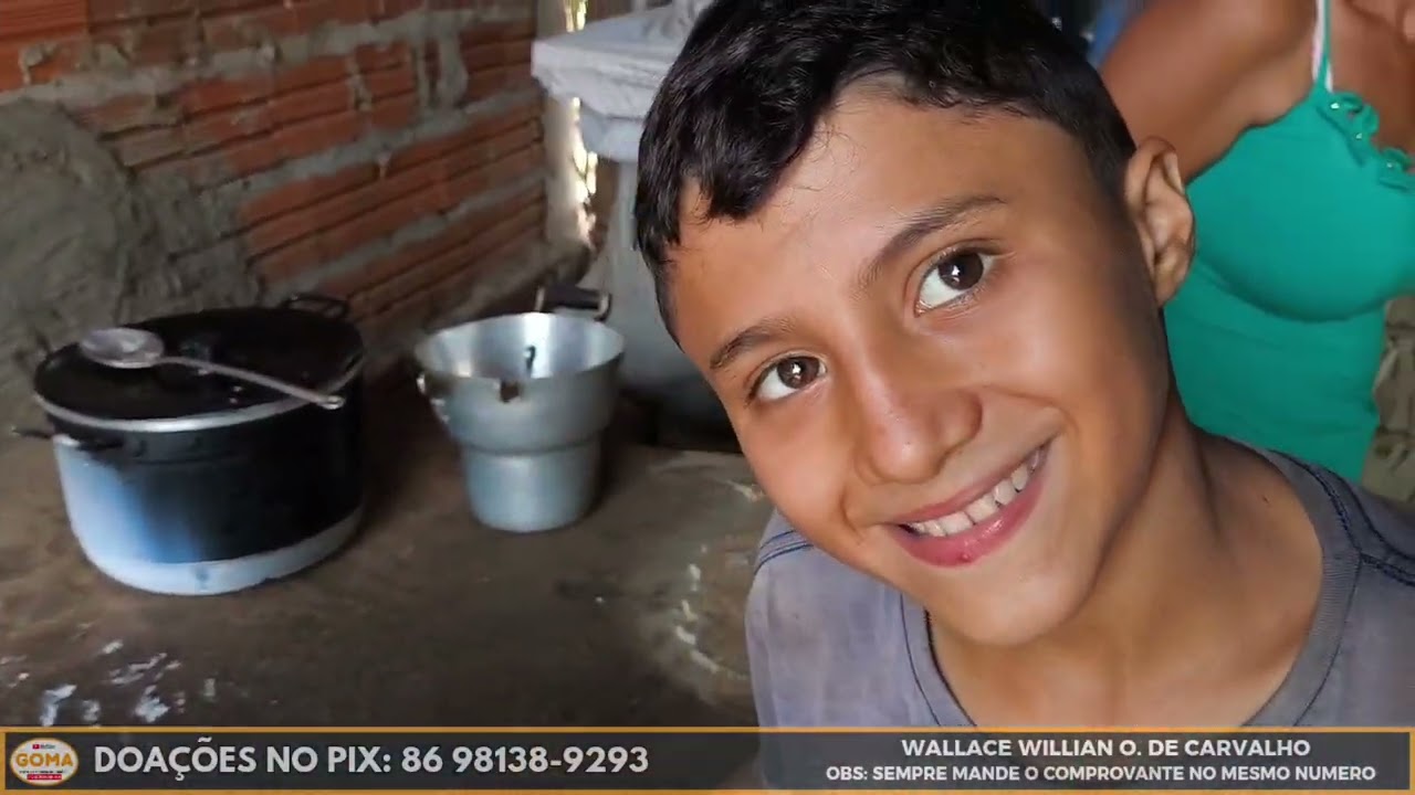 TOINHA FAZENDO CUSCUZ PARA AS CRIANÇAS 