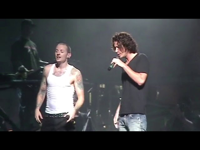 Linkin Park - Crawling (Live with Chris Cornell) class=