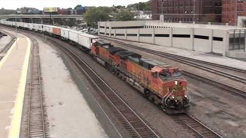 BNSF #4599 leads EB Intermodal with H3 Dash-9. Kansas City, MO 10/3/20