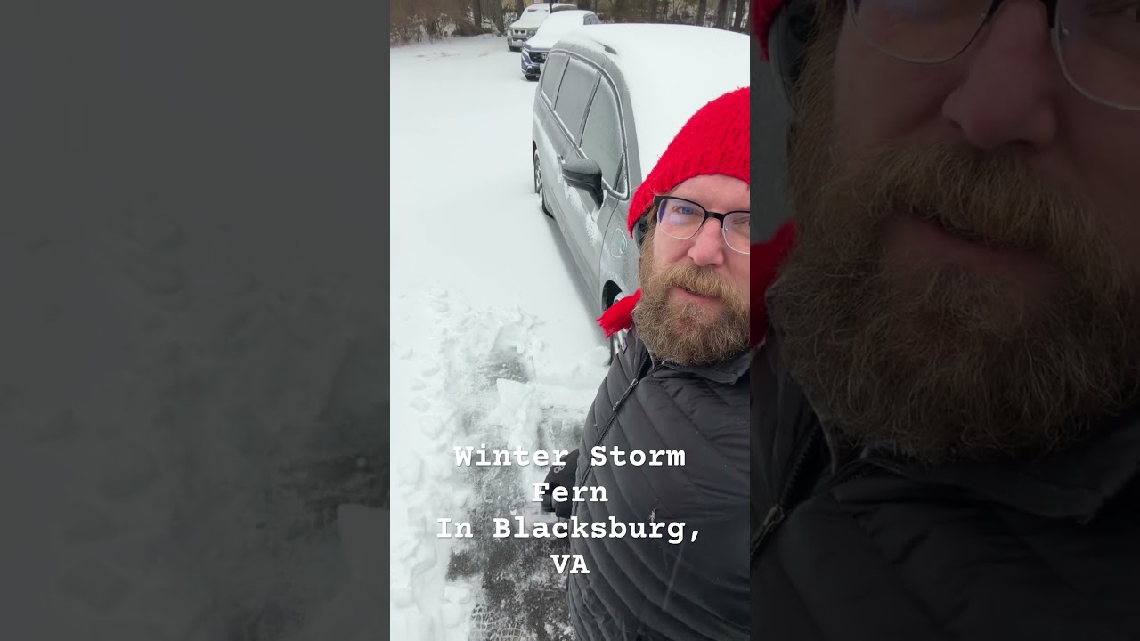 Heavy fine snowfall in Blacksburg, VA 