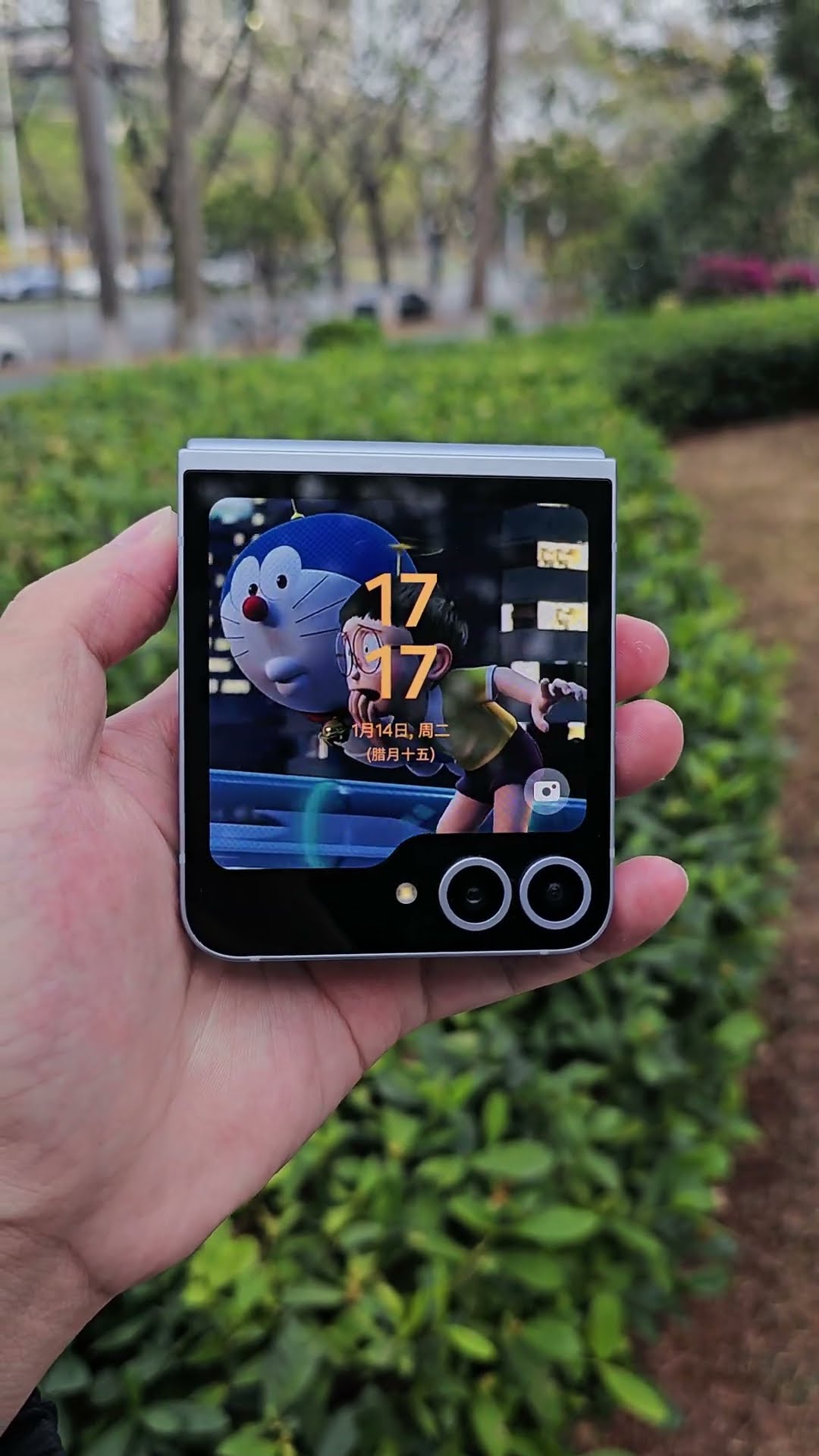 There are also 24 interest-free installments Samsung foldable screen digital technology mobile phone