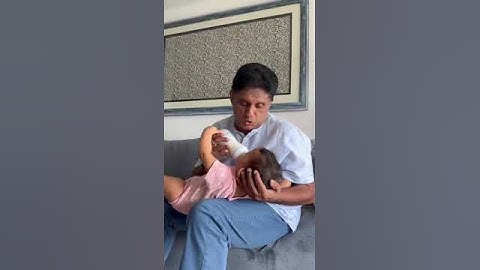 දරු සුරතල් බලමින් ප්‍රීතිවෙන සජිත් ප්‍රේමදාස | sajith premadasa daughter