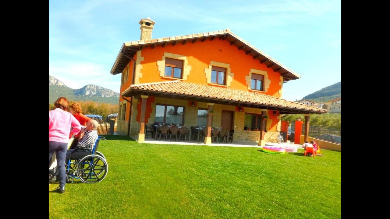 Casa rural Navarra accesible para grupos grandes de 14-16 personas Belastegui II | Cabañas en Eulz
