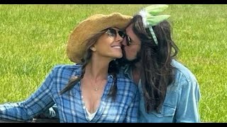 Inside the Cyrus Spotlight: Miley & Billy Ray's Turbulent Family Life | Music Icon Insights