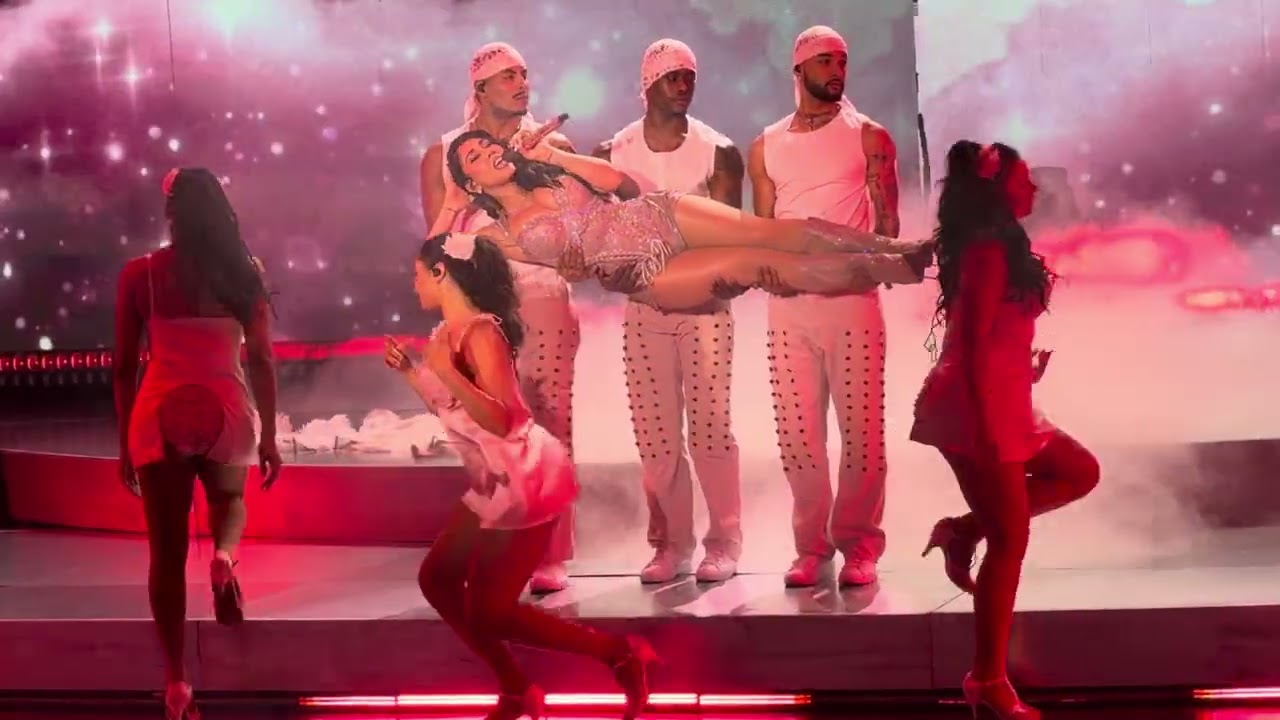 Kali Uchis - telepatía \u0026 Moonlight (Live) 4K