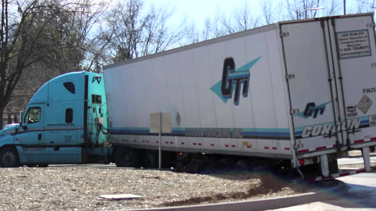 Big Rig Tight Curves...Chico California Semi Truck Roundabout Fail