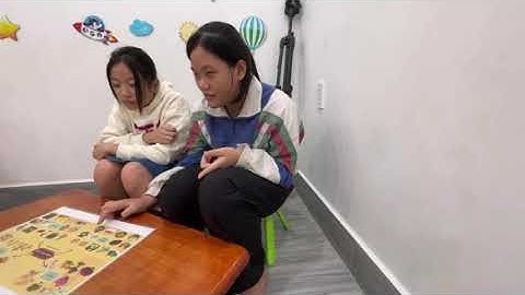 Tiếng Anh Giao Tiếp Tại Phan Thiết: Hannah and Rose practice talking about Lunar New Year