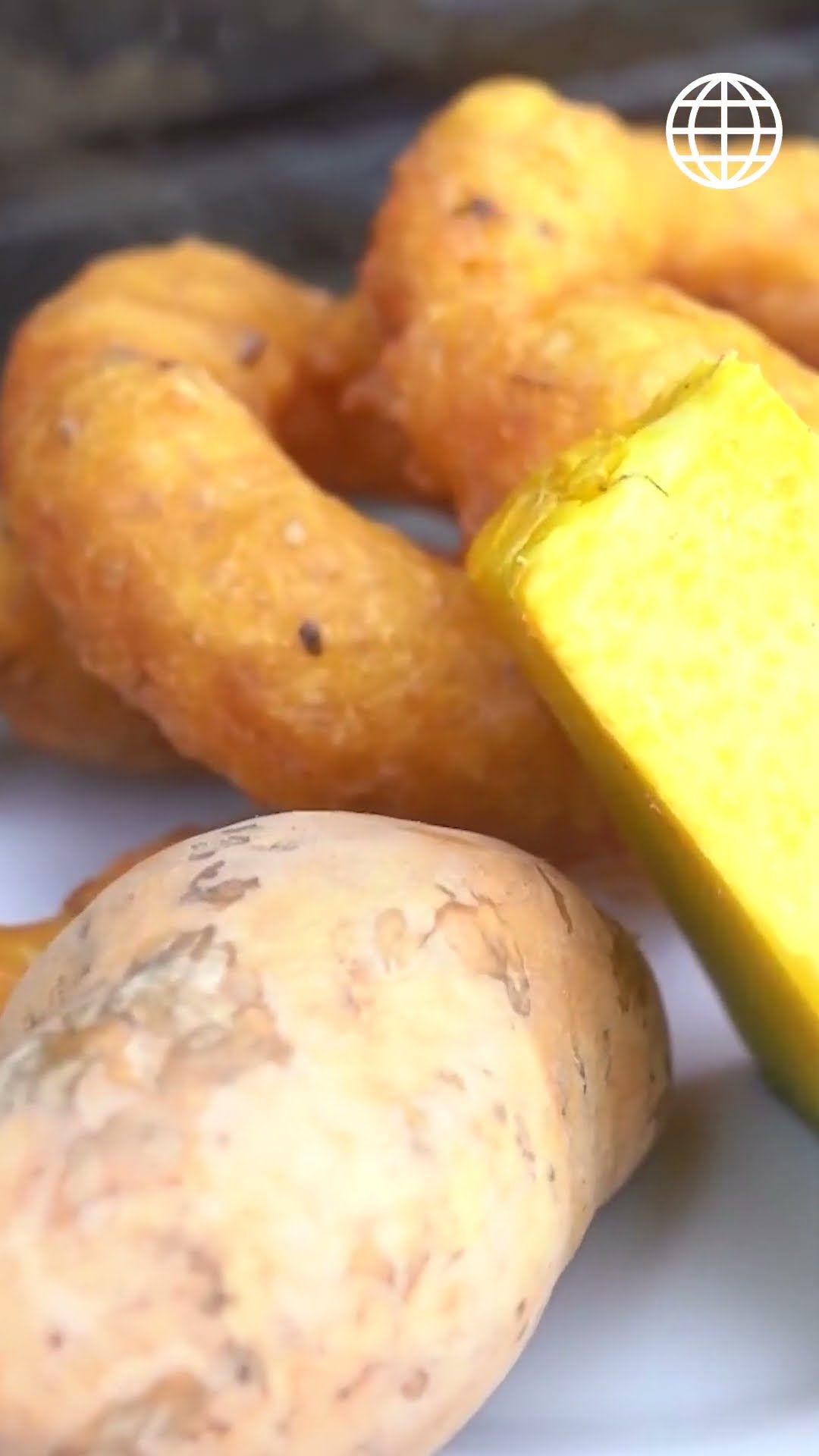 EN LA MESA | Get to know the multiple flavors of picarones | #shorts