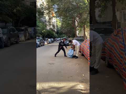 يالهوي علي اللي مسكر عملو مع الراجل ده تاله شيل الشوال  هتضحك  كوميديات
