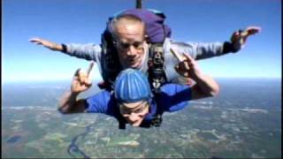Eric's Tandem 10-10-10  SkyDive Pepperrell, MA by Dolores Shea 49 views 13 years ago 6 minutes, 48 seconds