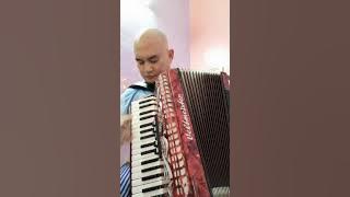 Gandan sebuah lagu arwah pak ngah.. Cover accordion... Melodi yg ckup menawan..