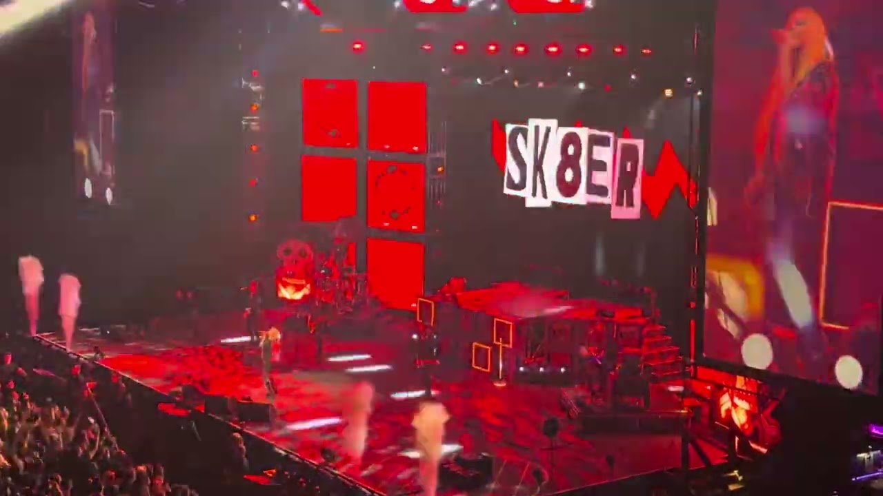 Avril Lavigne - Sk8er Boi (live in Calgary 2024)