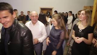 картинка: КОШЕЛЯ-VIDEO Андрюша+Діана веселі танці гурт МАРКОВИЧІ тамада Саша Олень