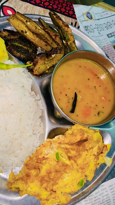 Odia veg thali with omelette #shorts #odiafood #odiavlog #omlette #veg #rice #dal #odia #odisha