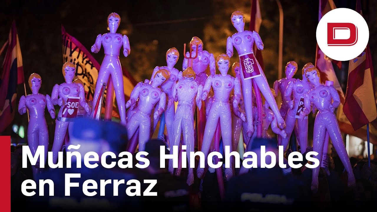 Muñecas hinchables en Ferraz con el cántico de: «No es una sede