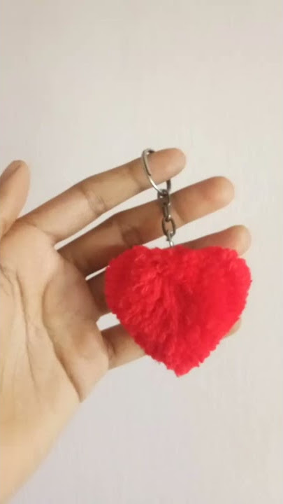 how to make pom pom keychains for cheer｜TikTok Search