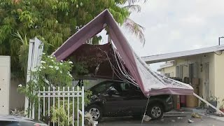 2 detained after stolen car crashes in Browrd, Miami-Dade Sheriff's Office says