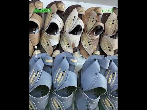 "الكلاش الديري".. قصة حذاء تراثي يعبر عن الأصالة