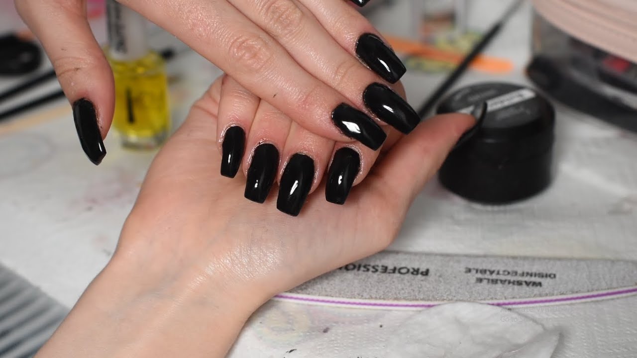 Pirmo reizi mēģinu pieaudzēt sev nagus. (es neesmu meistare)